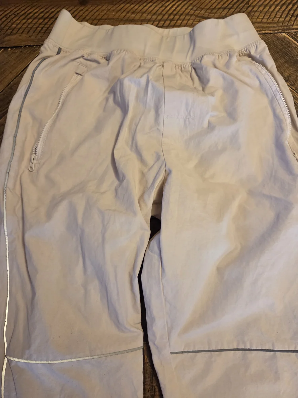 Alo Yoga Alo Yoga  Torrent Track Sweatpant - Bone Size Small